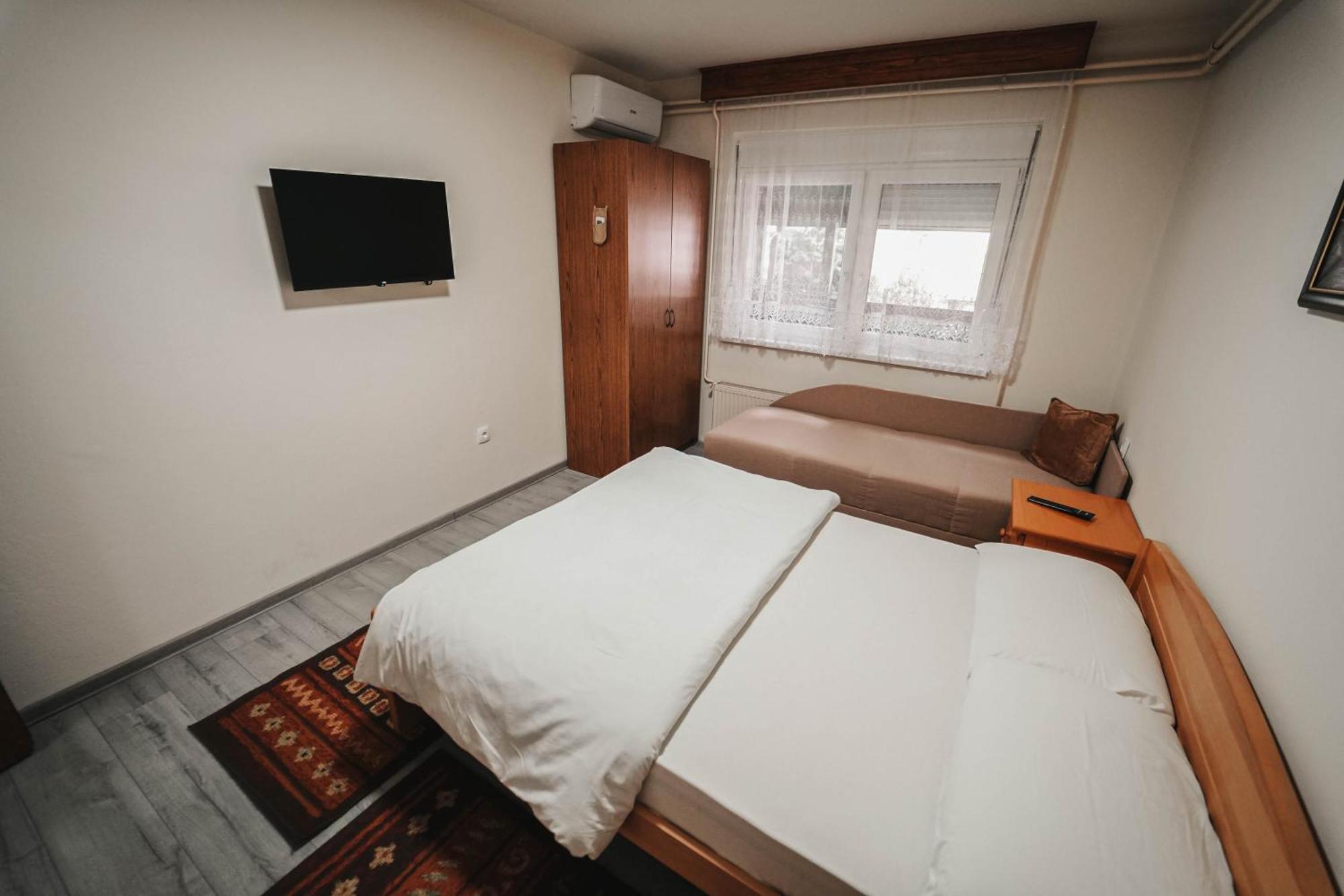 过客住宿加早餐旅馆 斯雷姆斯卡米特罗维察 外观 照片